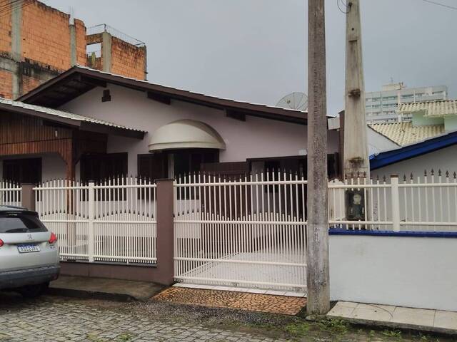 #110 - Casa para Venda em Navegantes - SC - 2